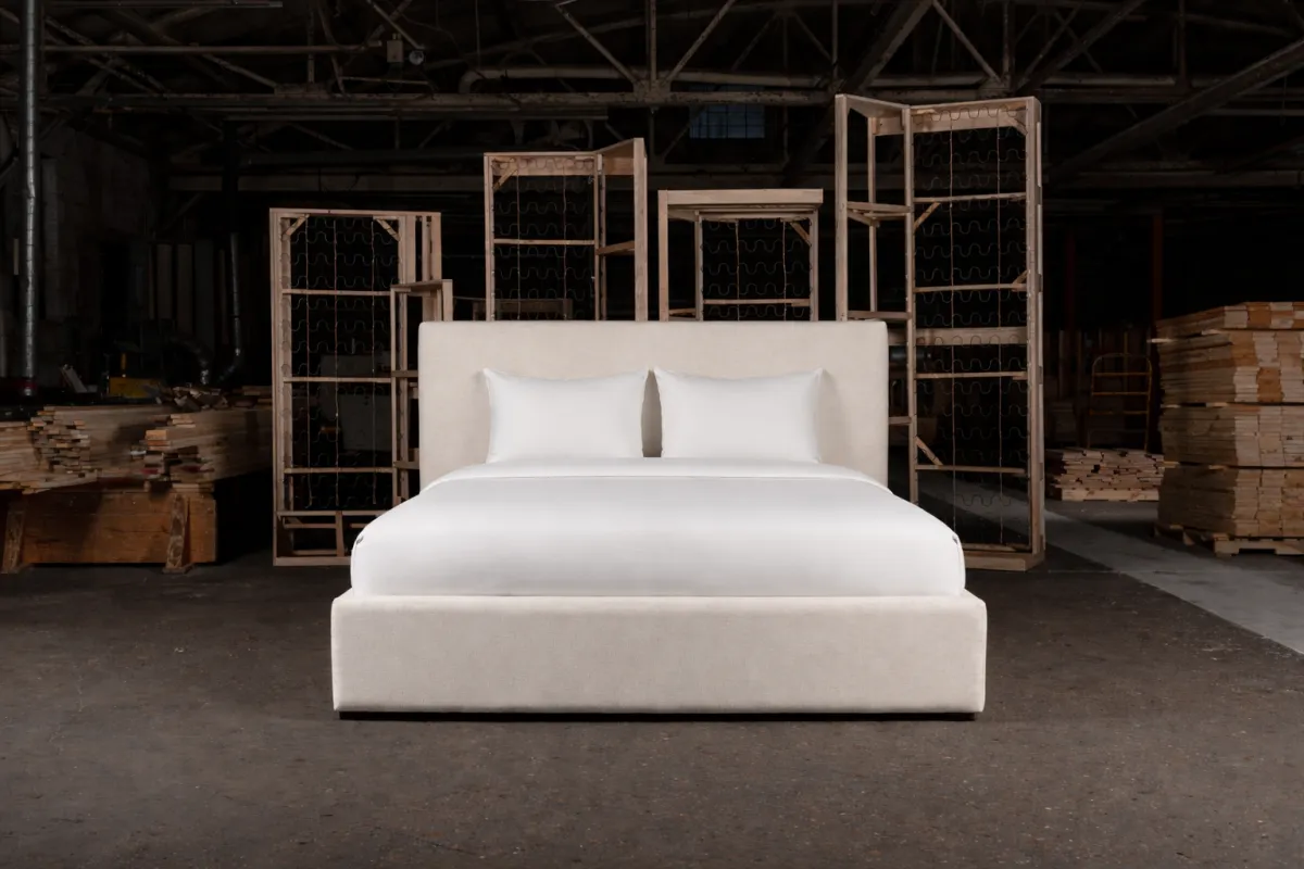 Lonestar bed frame · Set shot