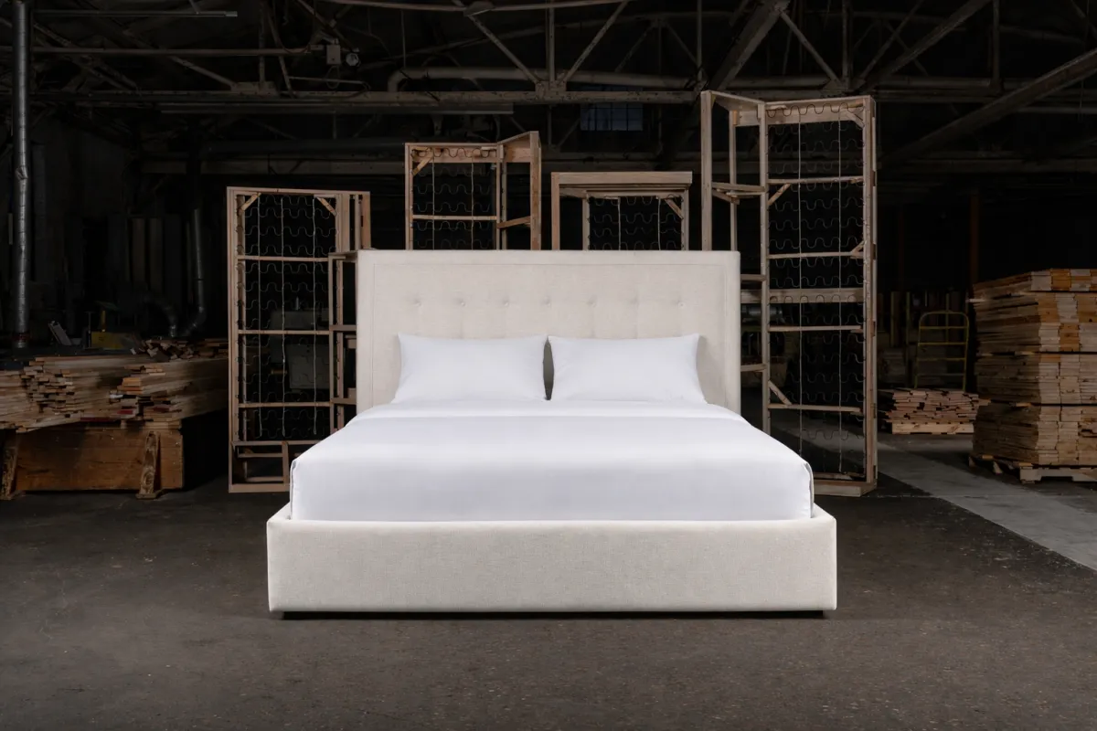 River Bend bed frame · Set shot